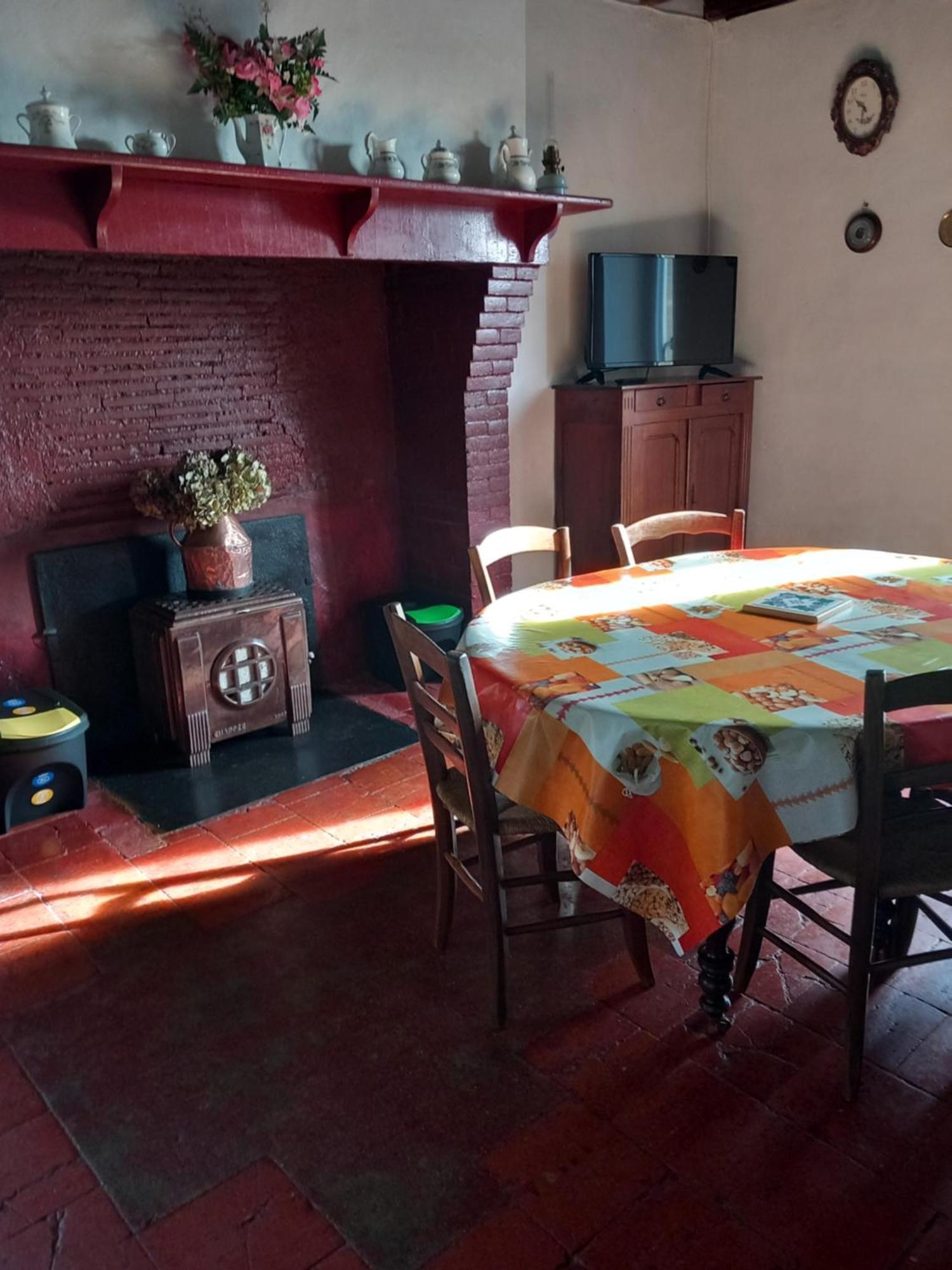 Maison de campagne Les Chênes. Panjas Extérieur photo